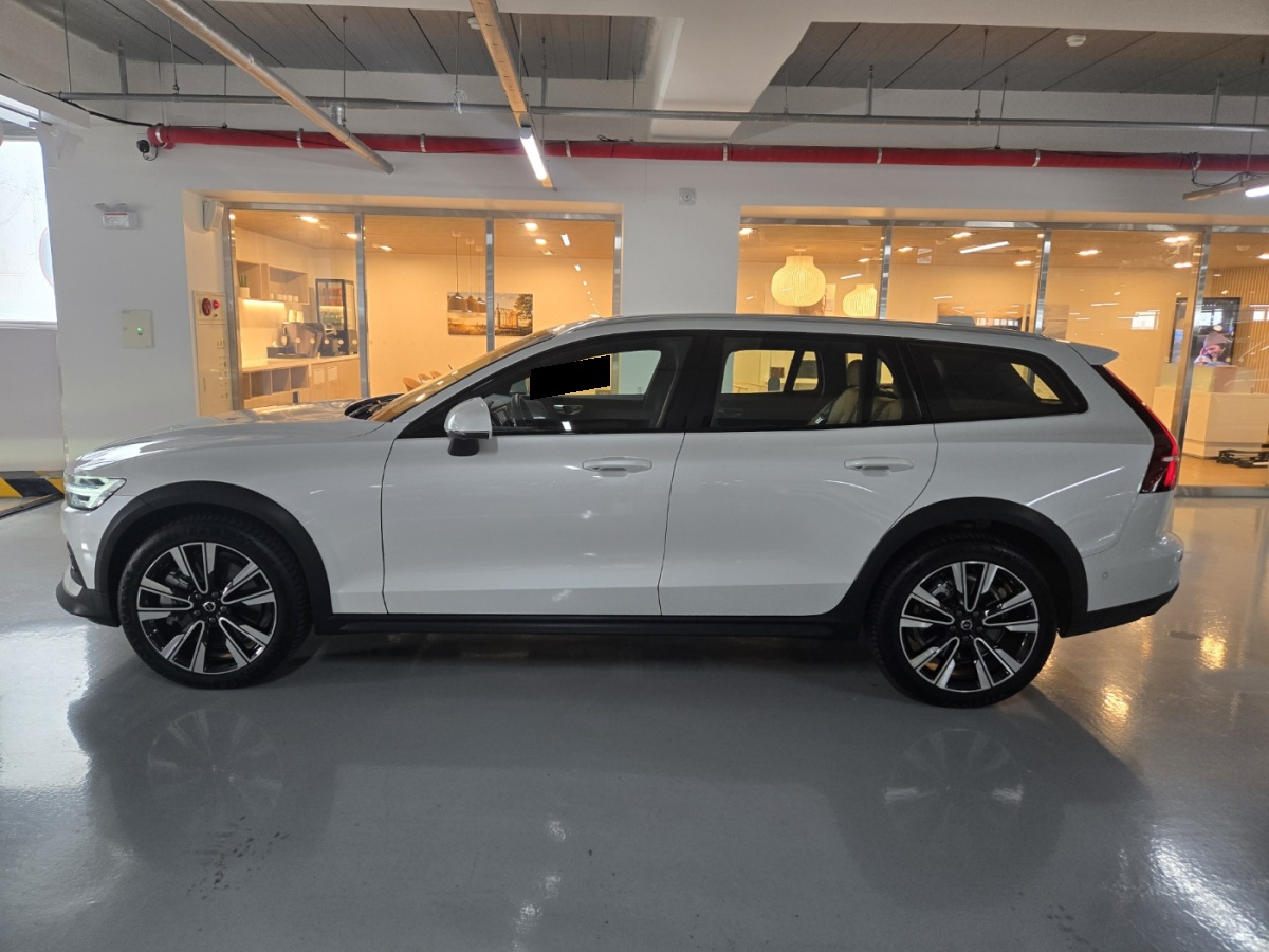 Volvo V60, 2025 — фото 5 из 12