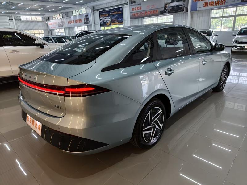 Roewe D6, 2026 — фото 6 из 11