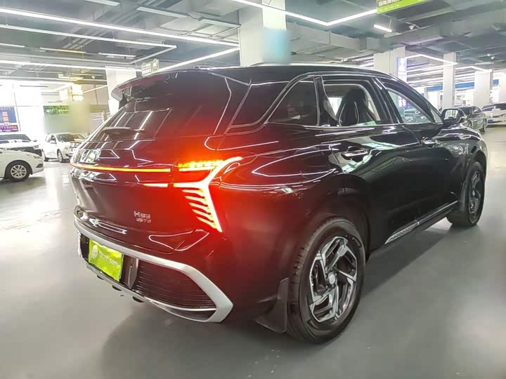 Hongqi HS3, 2025 — фото 7 из 9