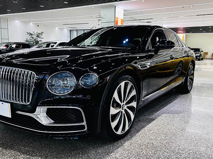 Bentley Flying Spur, 2021 — фото 3 из 9