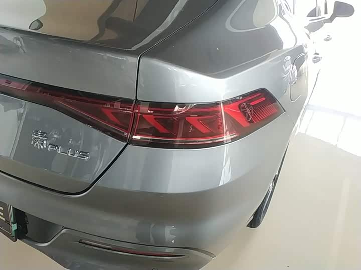 BYD Qin Plus, 2023 — фото 8 из 9