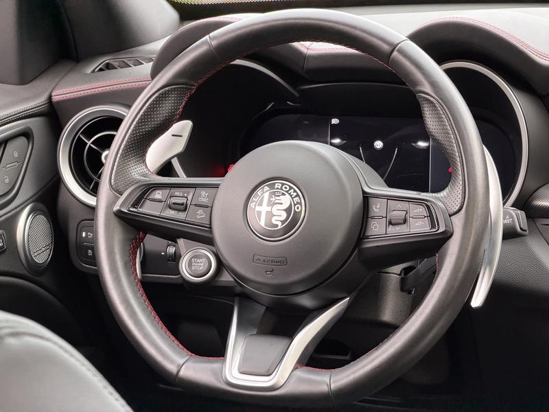 Alfa Romeo Stelvio, 2023 — фото 8 из 11