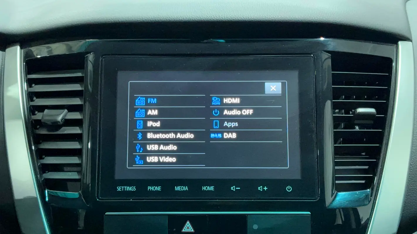 Mitsubishi Montero Sport, 2023 — фото 8 из 10