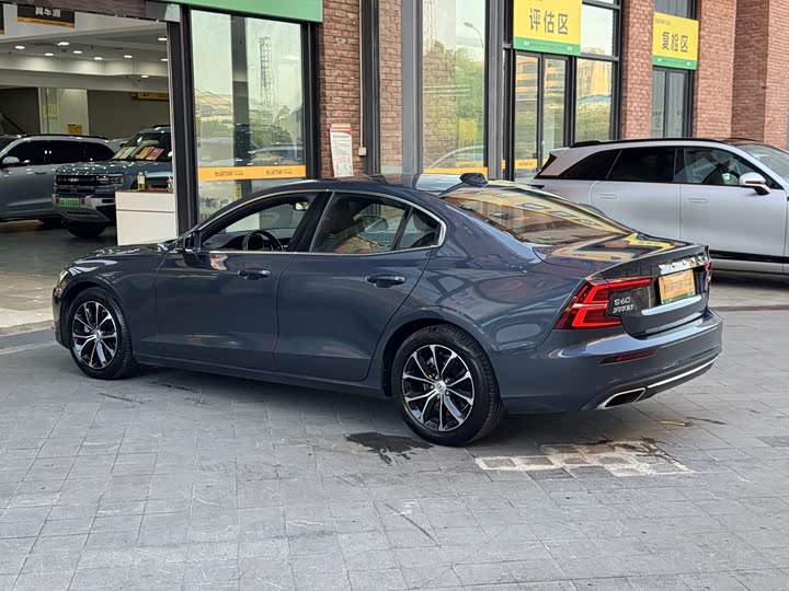 Volvo S60, 2021 — фото 4 из 9