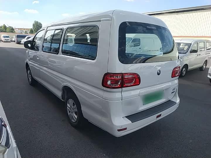 Dongfeng Forthing Lingzhi M5 EV, 2026 — фото 5 из 9