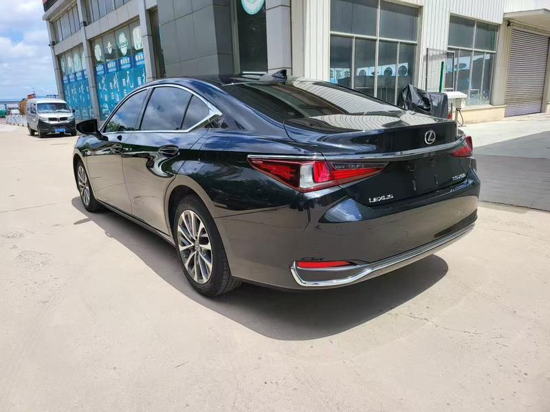 Lexus ES, 2023 — фото 4 из 11
