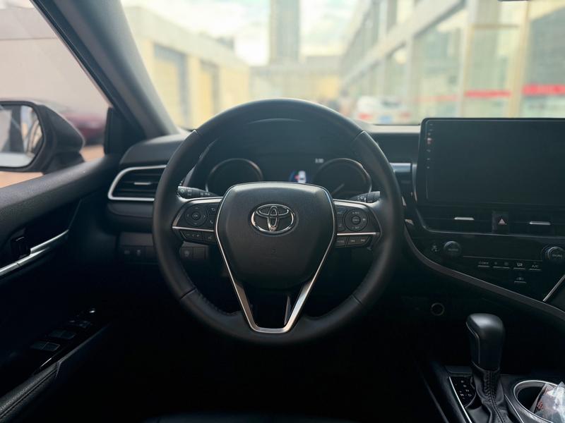 Toyota Camry, 2022 — фото 9 из 12