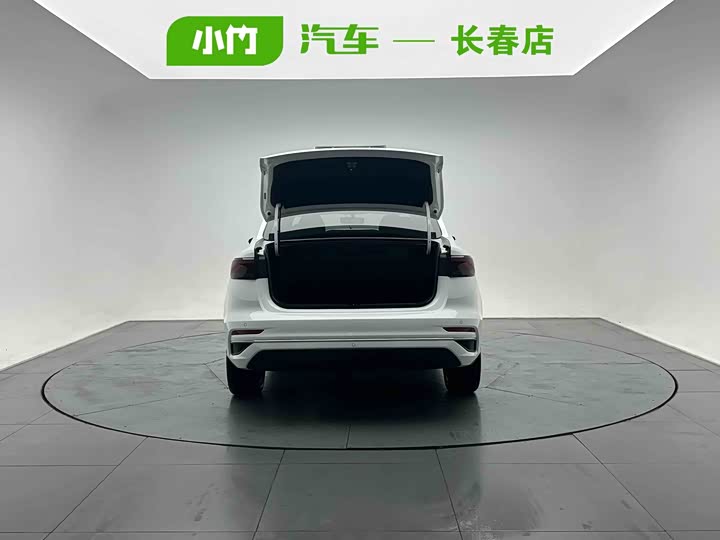 Geely Emgrand, 2023 — фото 5 из 9