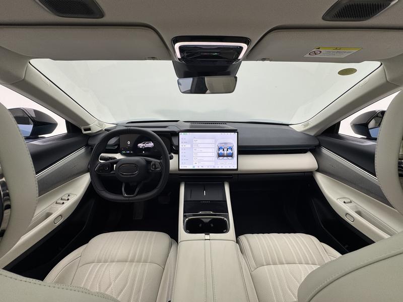 Lynk & Co 08 EM-P Hybrid, 2025 — фото 7 из 12