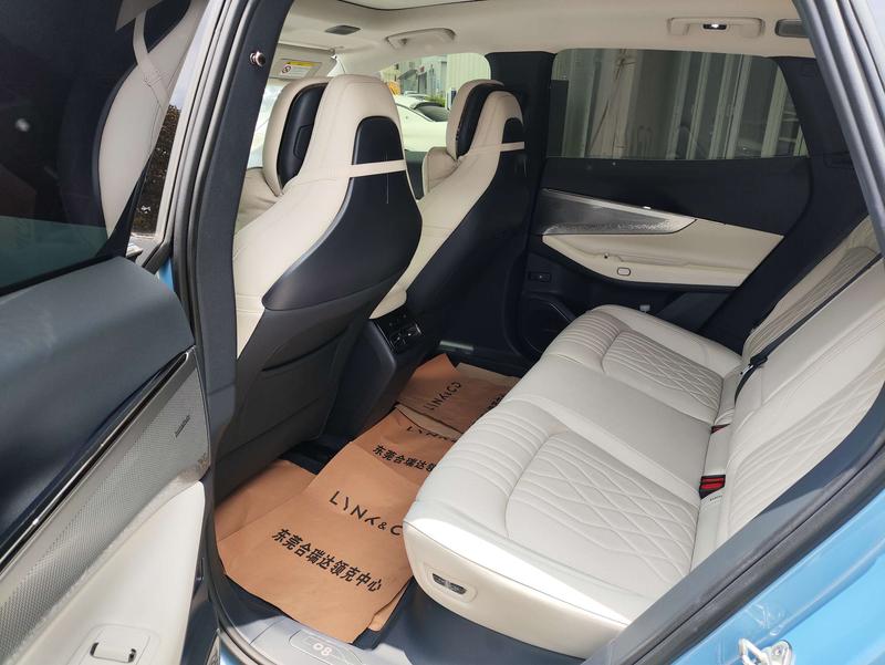 Lynk & Co 08 EM-P Hybrid, 2025 — фото 9 из 10