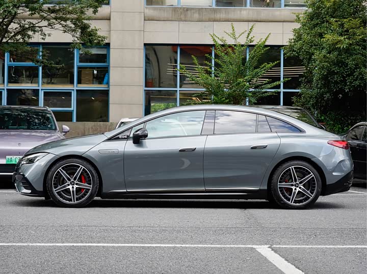 Mercedes-Benz EQE AMG, 2024 — фото 3 из 9
