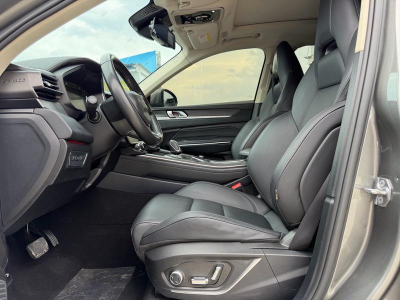 Lynk & Co 01, 2022 — фото 8 из 12