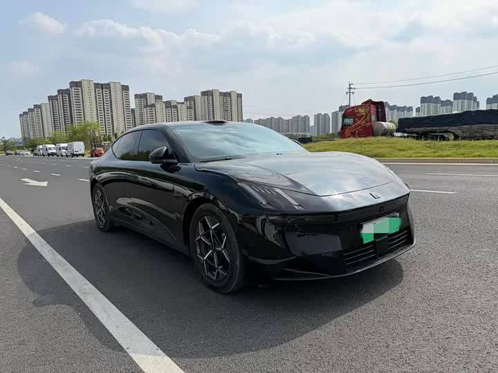 Lynk & Co 30 EM-P Hybrid, 2025 — фото 3 из 9