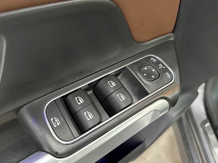 Mercedes-Benz EQB, 2026 — фото 6 из 9