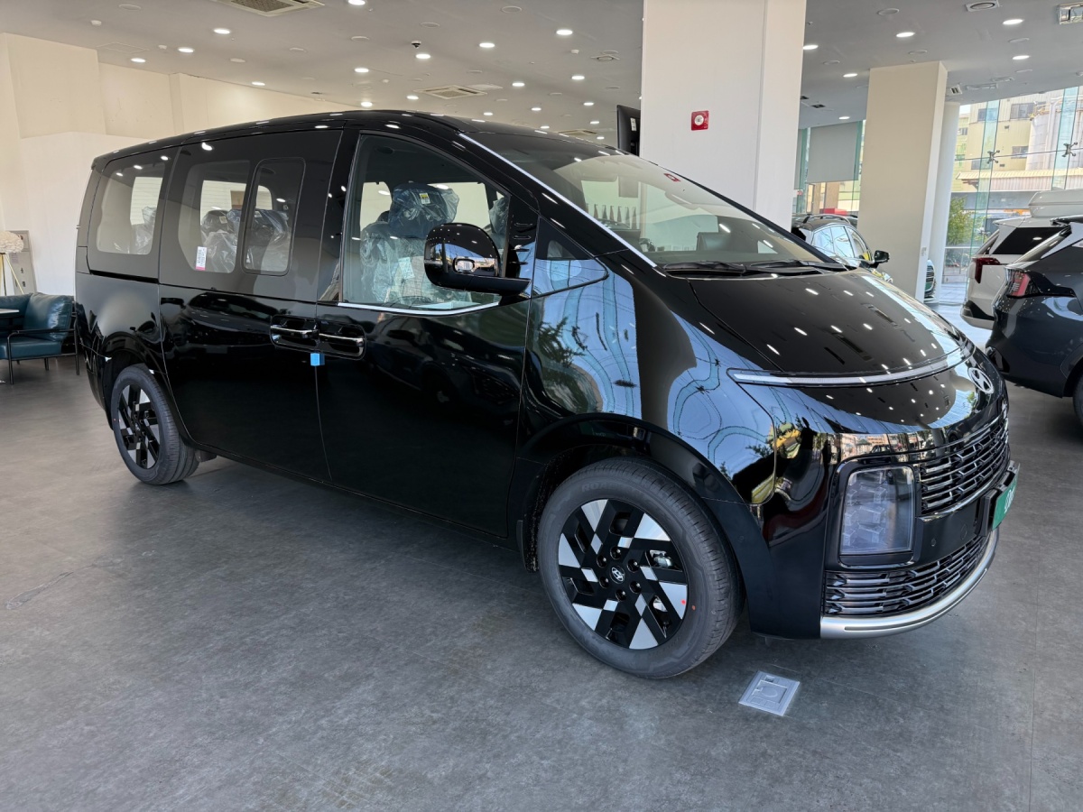 Hyundai Staria, 2026 — купить в Иванове под ключ