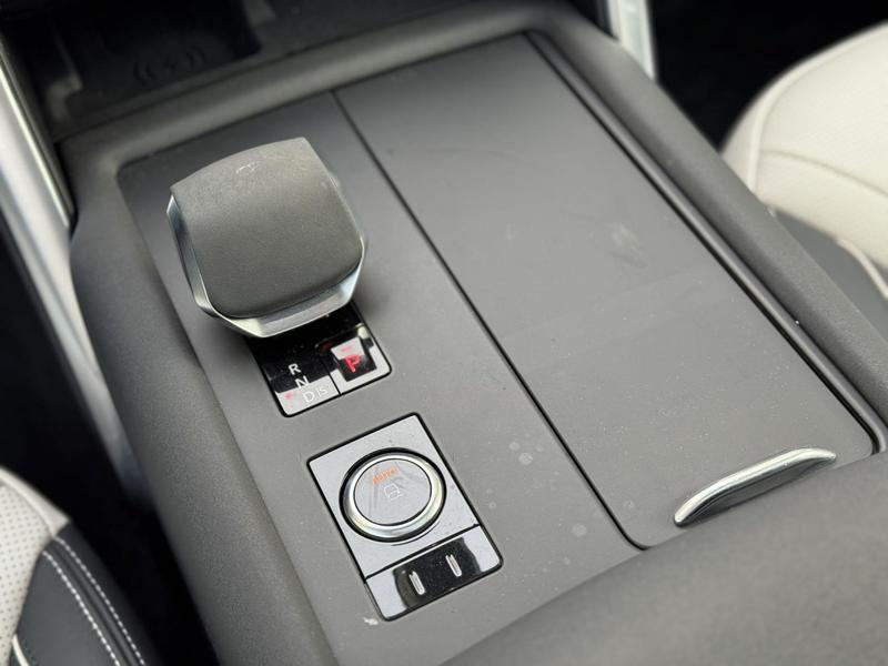Land Rover Discovery, 2023 — фото 9 из 12