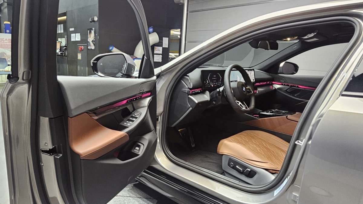 BMW 5 Series, 2025 — фото 9 из 12