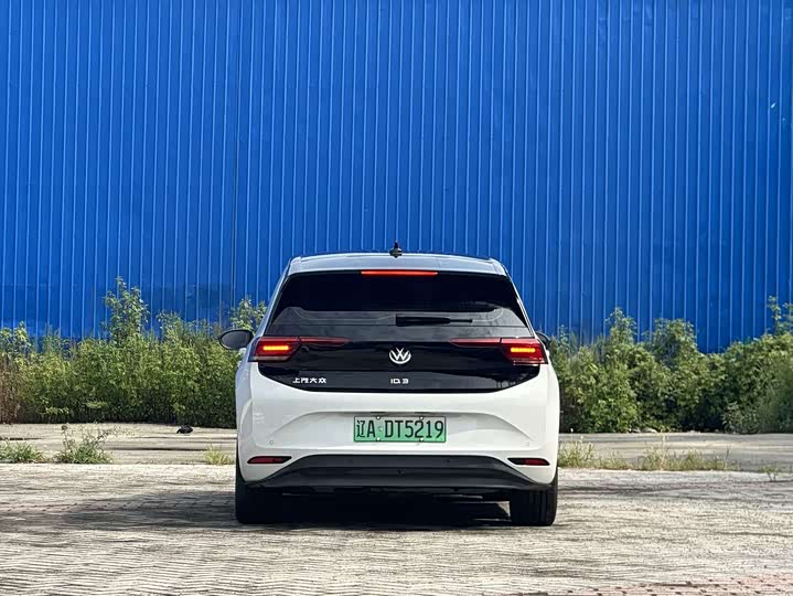 Volkswagen ID.3, 2024 — фото 5 из 9