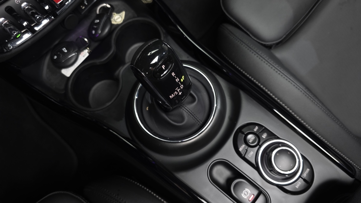Mini Clubman, 2023 — фото 8 из 12
