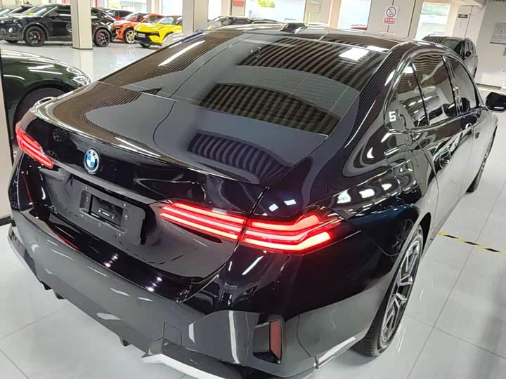 BMW i5, 2024 — фото 7 из 9