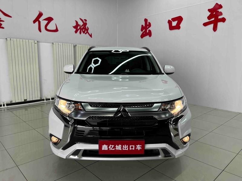 Mitsubishi Outlander, 2022 — фото 2 из 12