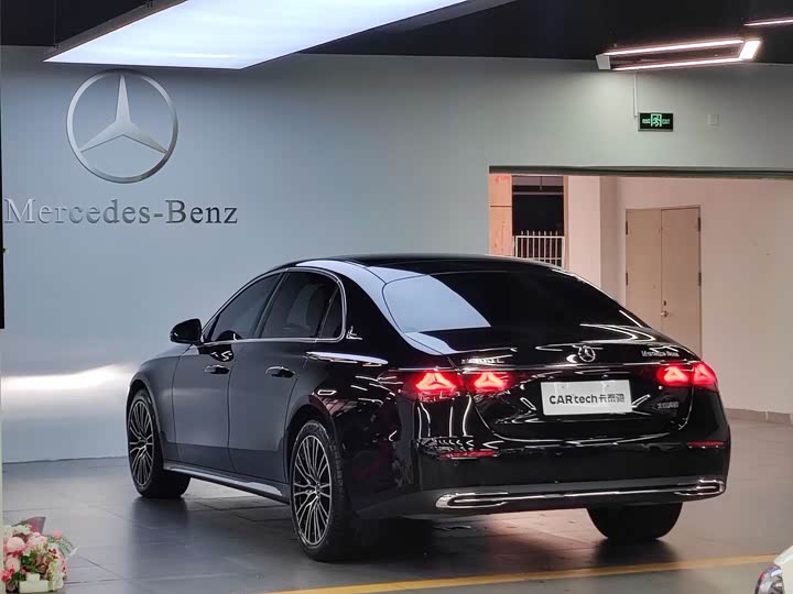 Mercedes-Benz E-Class, 2024 — фото 6 из 9