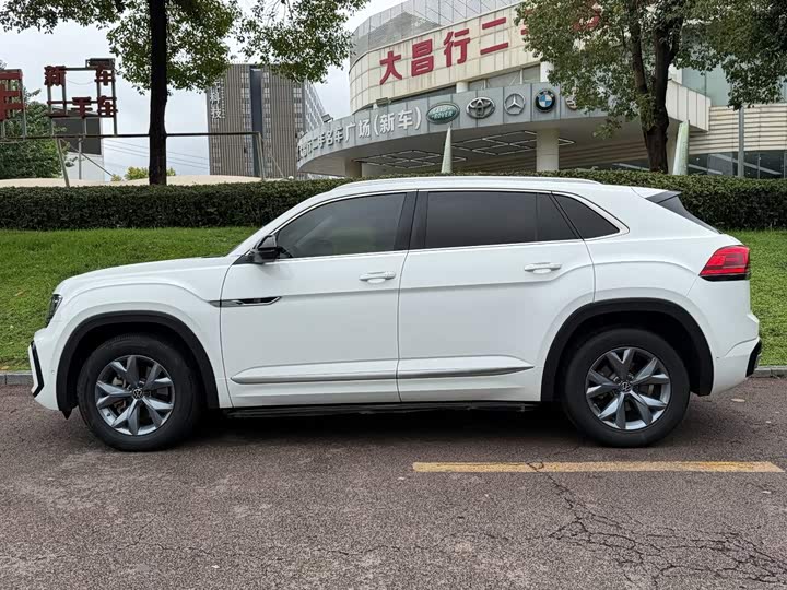 Volkswagen Teramont X, 2022 — фото 3 из 9