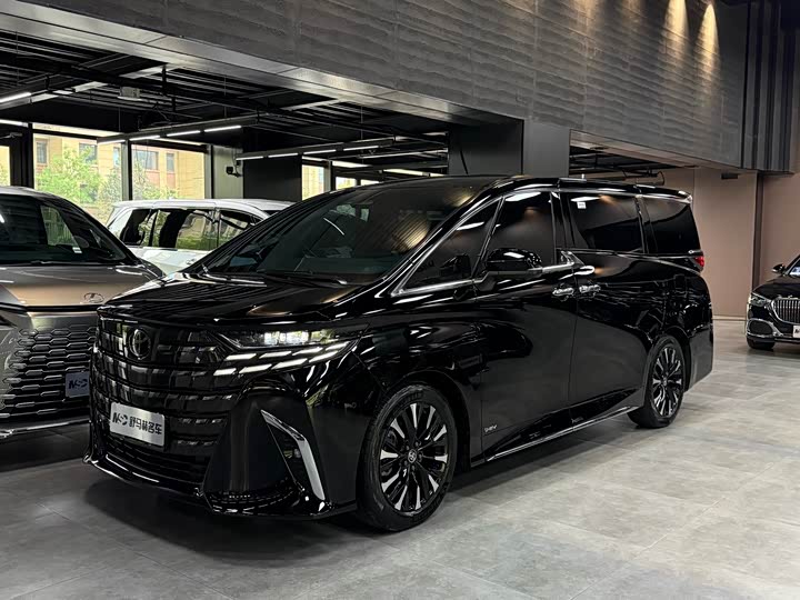 Toyota Alphard, 2024 — купить в Брянске под ключ