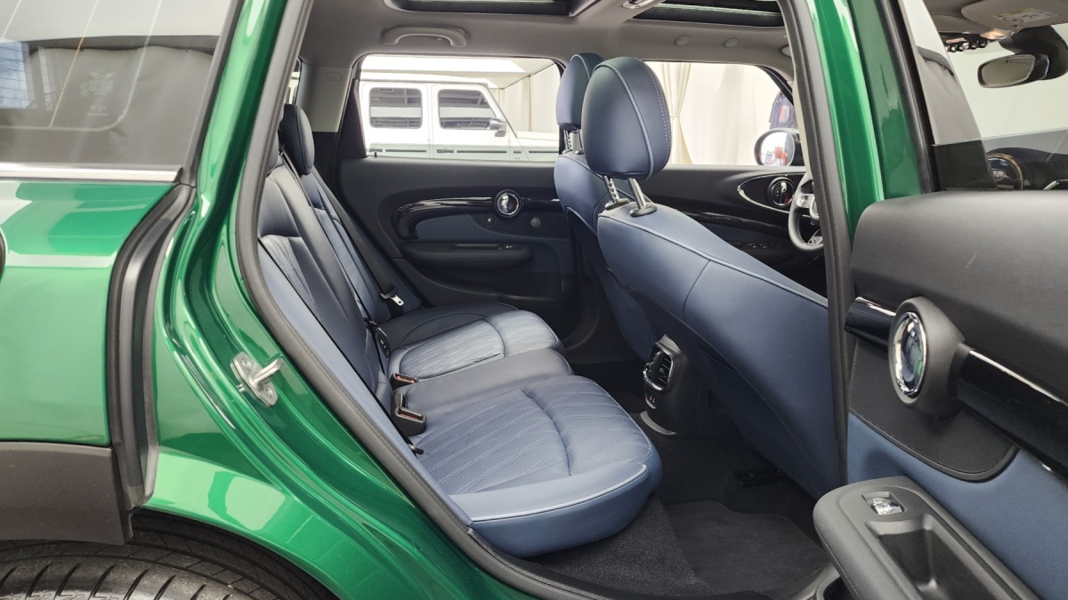 Mini Clubman, 2023 — фото 11 из 12
