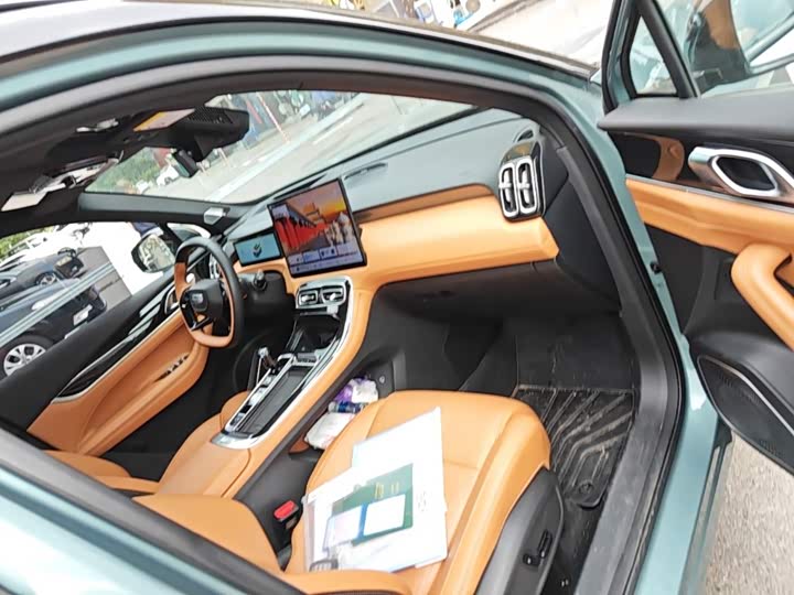Geely Atlas L, 2025 — фото 9 из 9