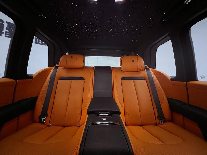 Rolls-Royce Cullinan, 2023 — фото 6 из 8