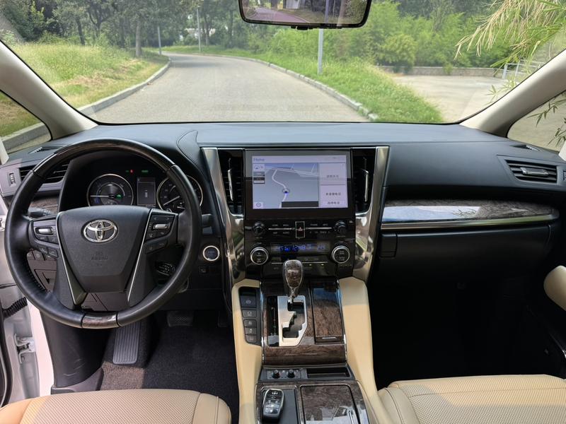 Toyota Alphard, 2022 — фото 7 из 12