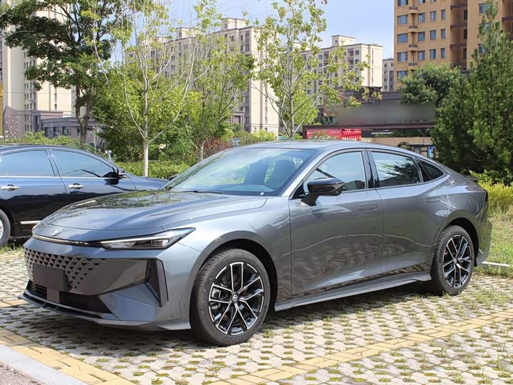 Changan UNI-V Hybrid, 2025 — купить в Воронеже под ключ