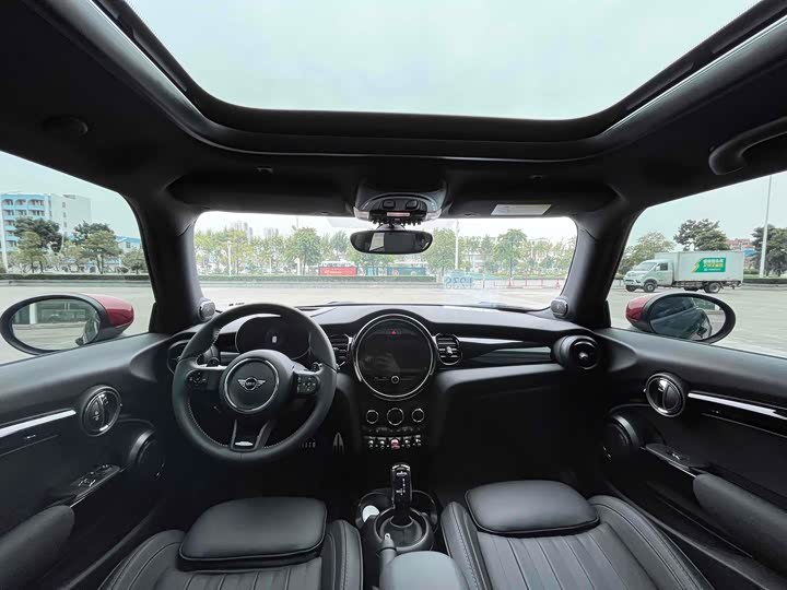 Mini Mini JCW, 2022 — фото 7 из 9