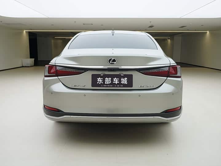 Lexus ES, 2023 — фото 5 из 9