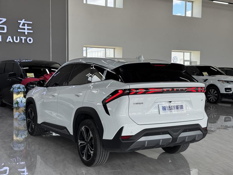 Geely Galaxy L7, 2024 — фото 4 из 9
