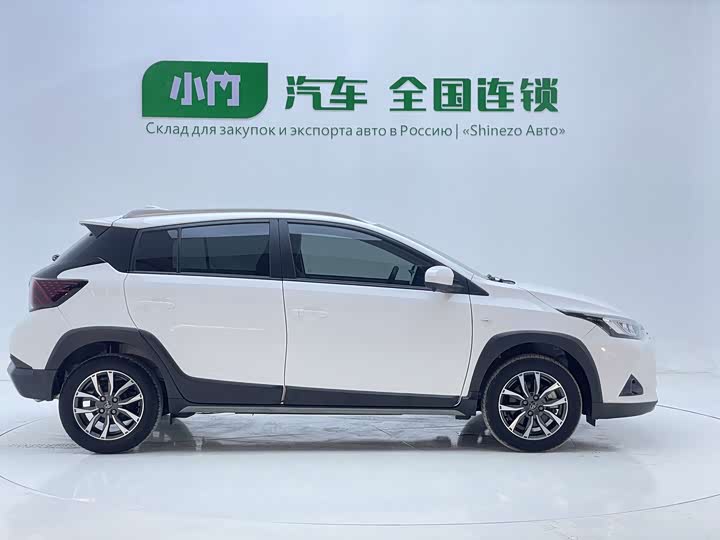 Toyota Yaris L Hatchback, 2023 — фото 8 из 9