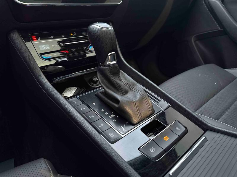 Skoda Superb, 2023 — фото 11 из 12