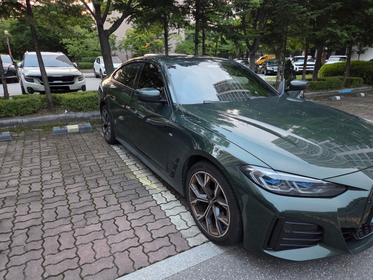 BMW i4, 2022 — фото 2 из 11