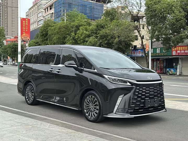 Lexus LM, 2023 — фото 3 из 9