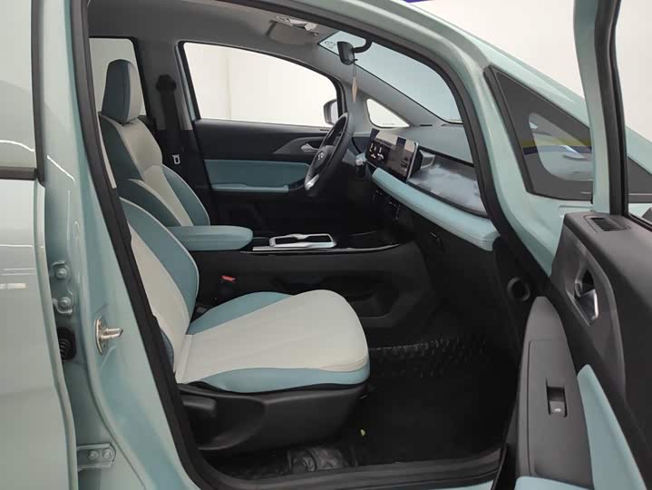 Geely Geometry E Firefly, 2023 — фото 8 из 9
