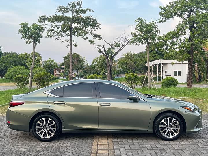 Lexus ES, 2024 — фото 5 из 9