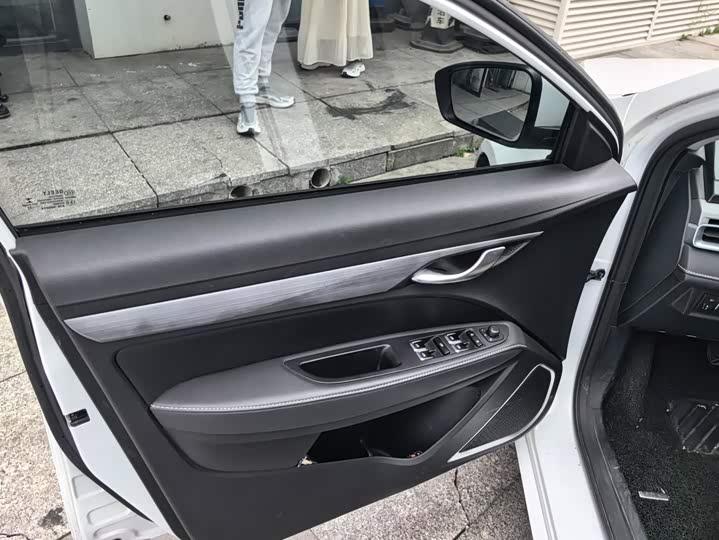 Geely Emgrand, 2022 — фото 7 из 9