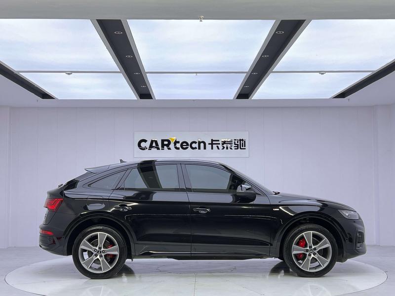 Audi Q5L Sportback, 2022 — фото 8 из 12