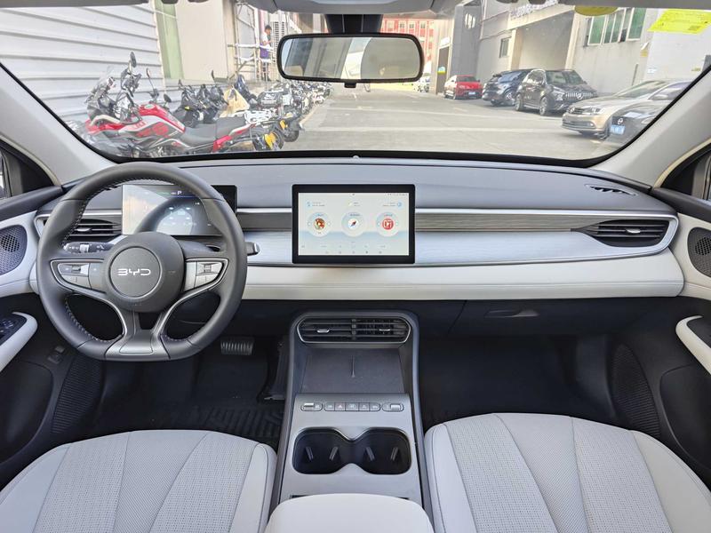 BYD Seal 05 DM-i Hybrid, 2026 — фото 8 из 12
