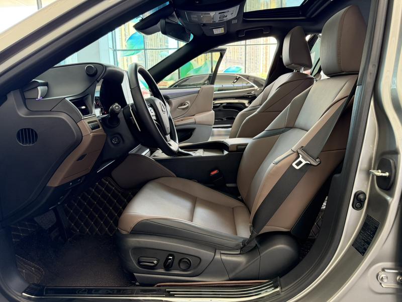 Lexus ES, 2025 — фото 11 из 12