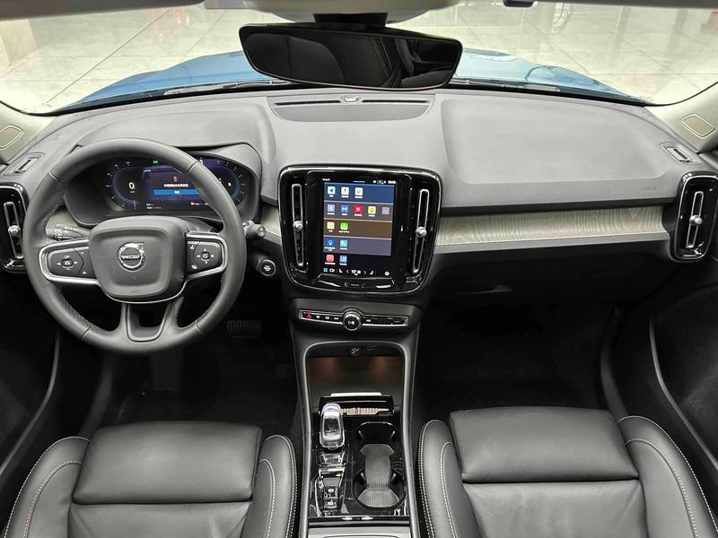 Volvo XC40, 2022 — фото 9 из 12