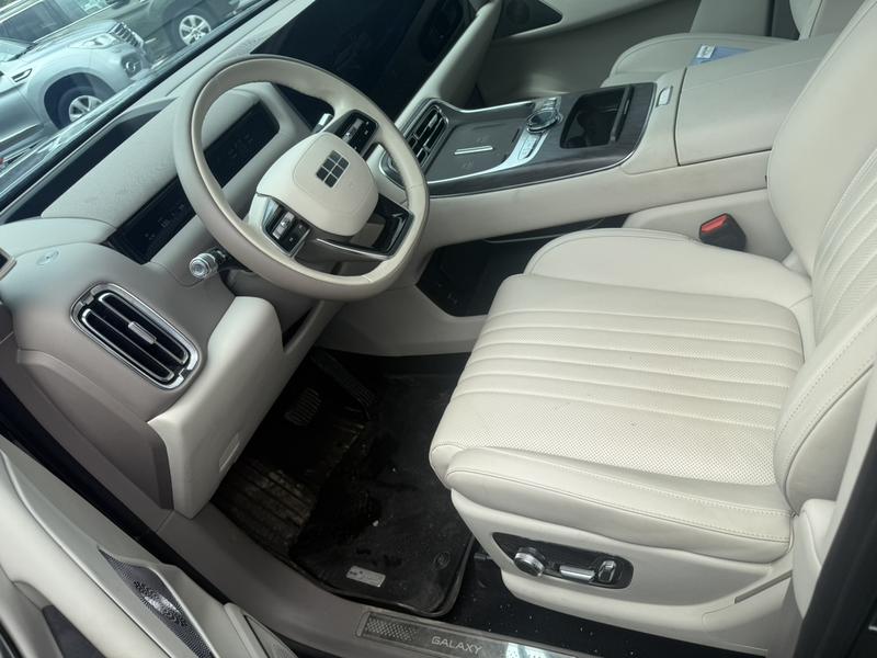 Geely Galaxy M9, 2025 — фото 8 из 11