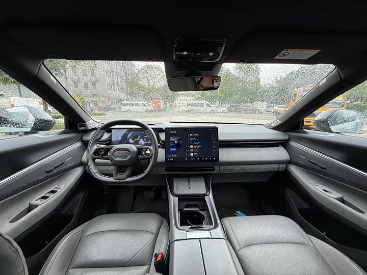 Lynk & Co 08 EM-P Hybrid, 2023 — фото 6 из 9