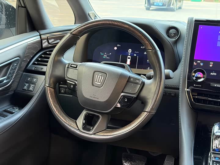 Toyota Vellfire, 2024 — фото 8 из 9